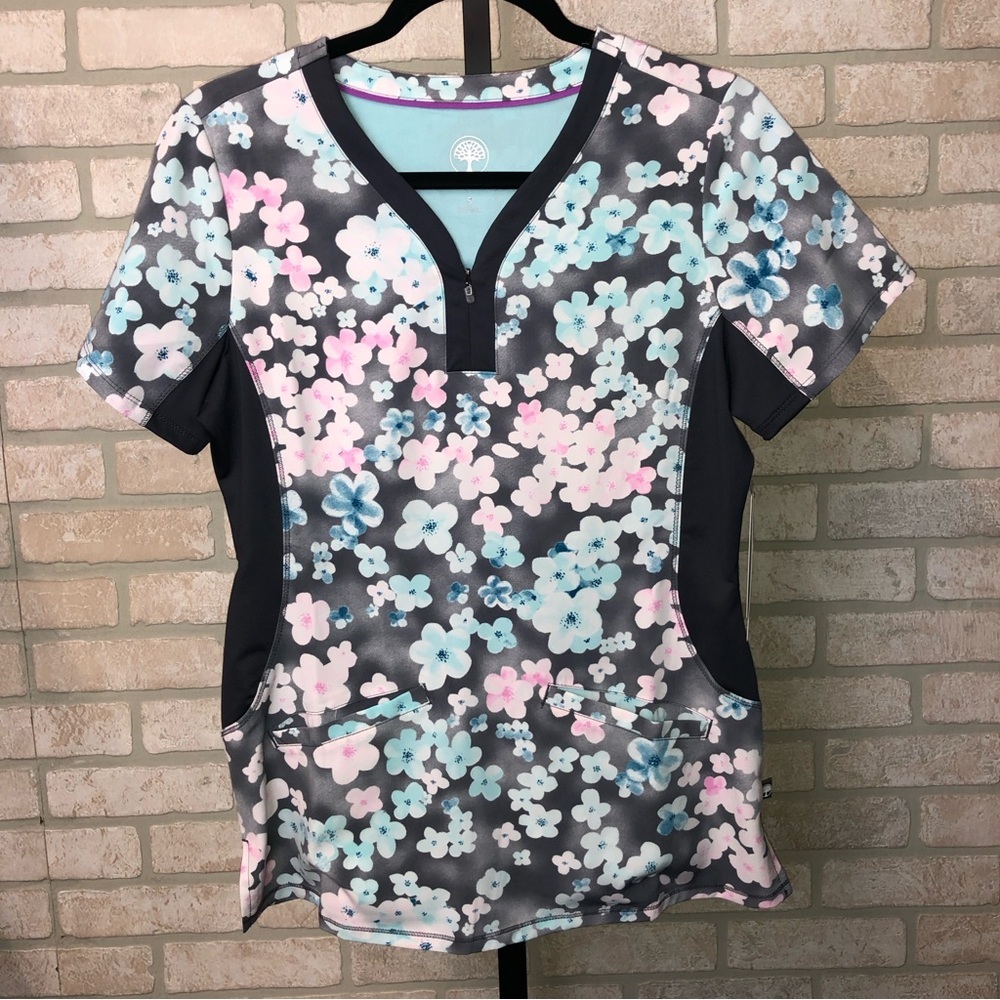 Healing Hands Purple Label Yoga Zip V neck blue floral short sleeve scrub top